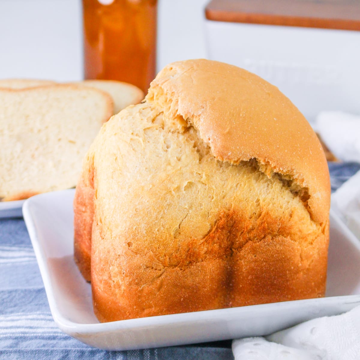 Is your bread machine ready? Discover foolproof beer bread in bread machine recipes for beginners.