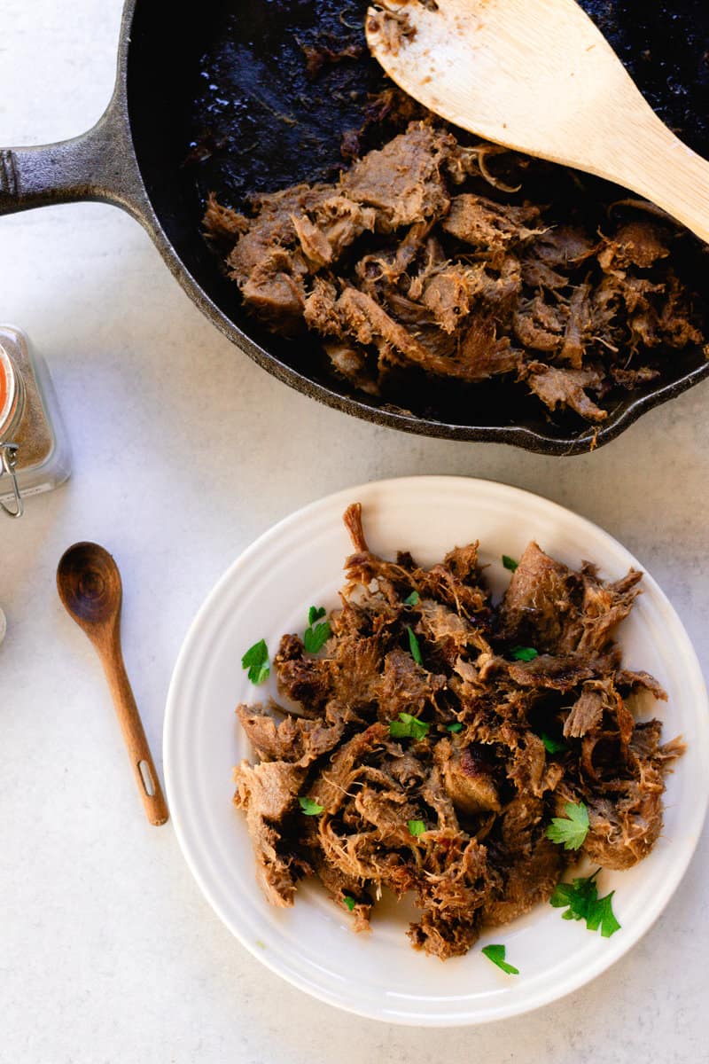 Want easy beef tongue recipes slow cooker? Follow these simple steps for tender meat!