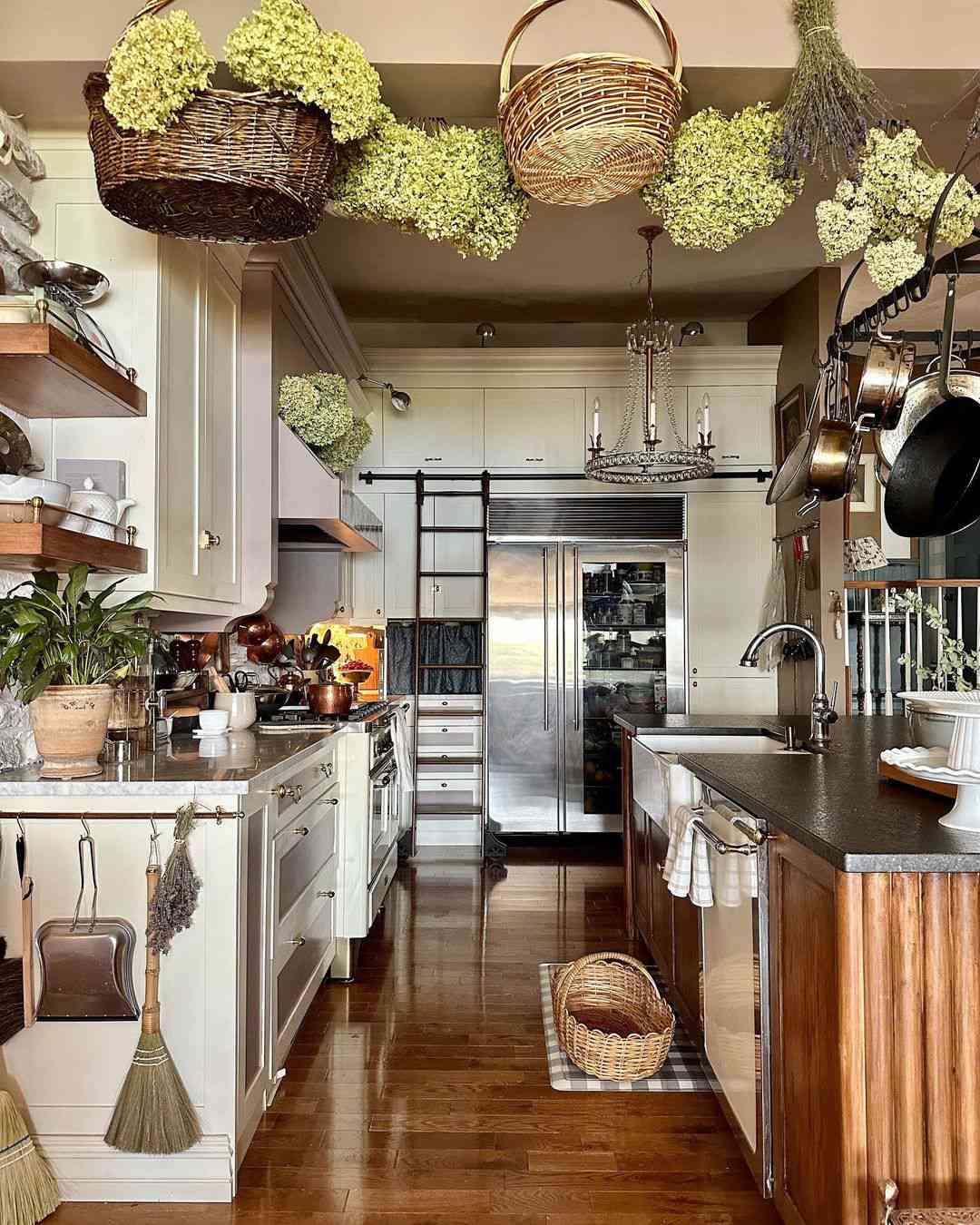 How do country kitchen signs improve decor? Use these easy tips to make your space feel welcoming.