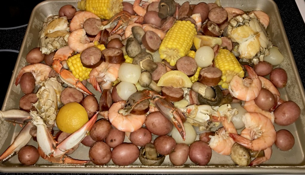 How to reuse seafood boil? These simple leftover seafood boil recipes are surprisingly good.