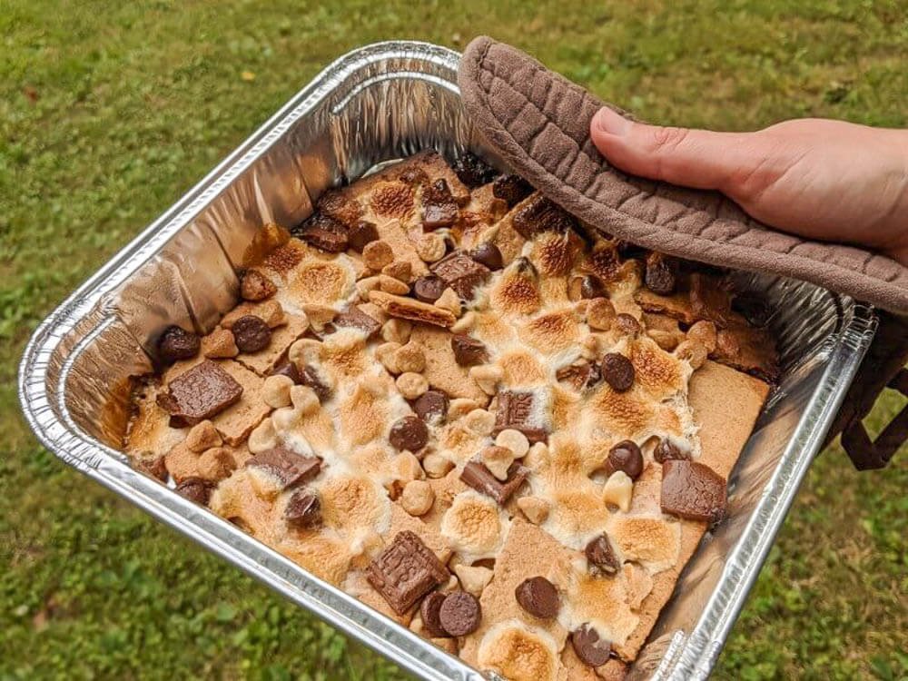 How to make healthy campfire desserts? Try these easy and delicious recipes for your next trip!