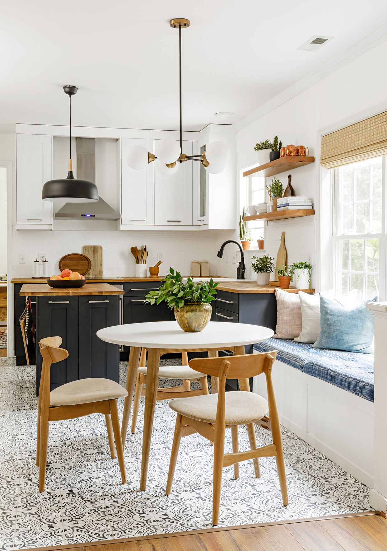 Need a stylish small kitchen table solid wood? (Explore these designs that fit any cozy kitchen)