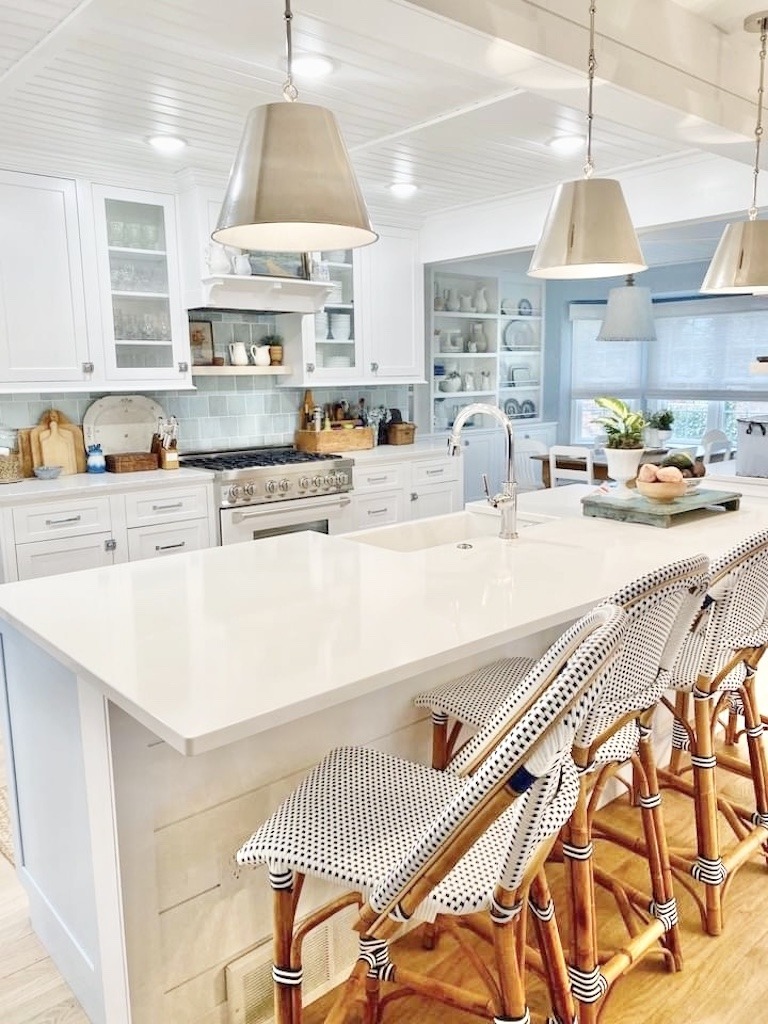 Choosing a 40 inch kitchen island with seating? Here are the top features to check out.