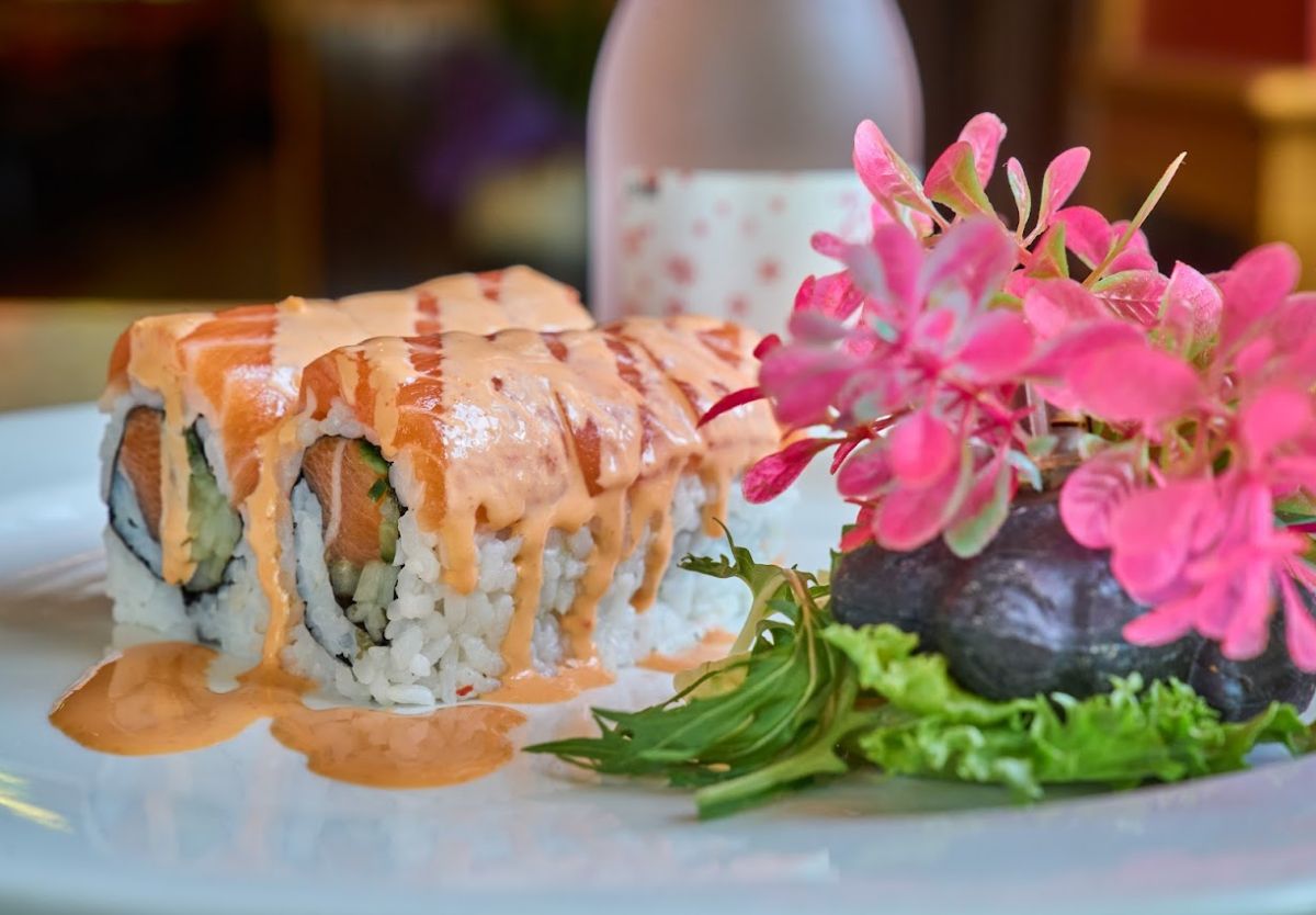 What are you eating tonight? Try station master sushi bar & chinese cuisine for an unforgettable food journey.
