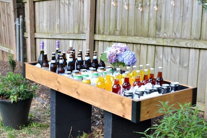 What is an outdoor beverage center? Learn how it keeps your drinks cold for backyard parties.