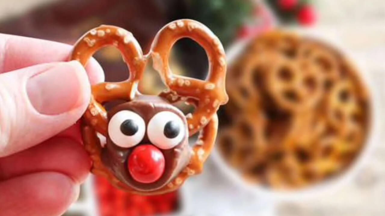 Christmas Finger Desserts For Kids: Fun Recipes They Can Help Make!