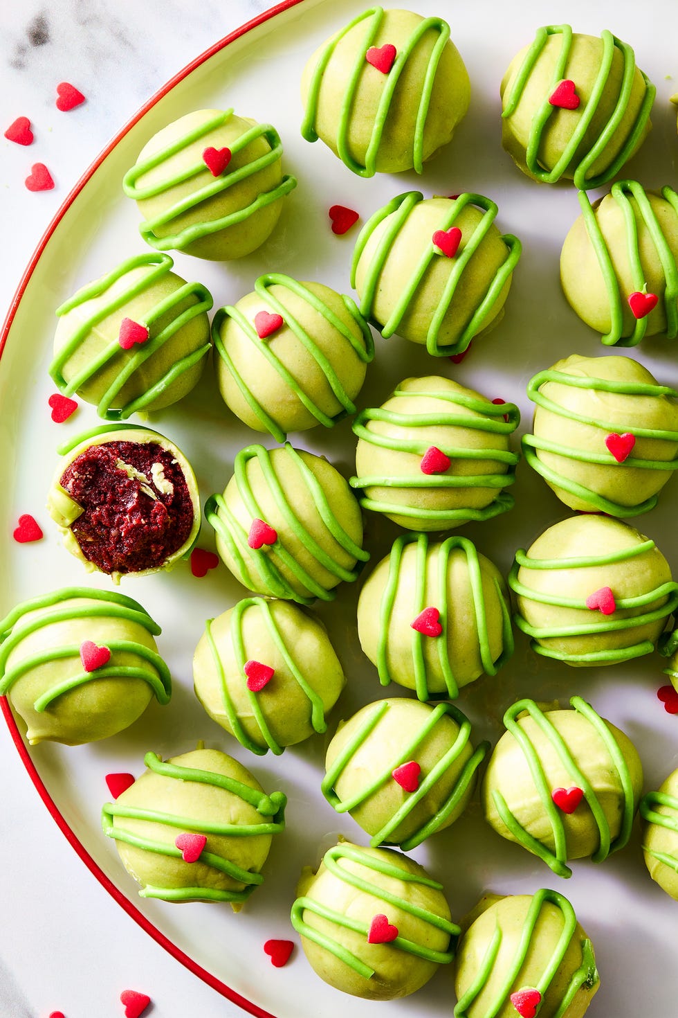Easy Christmas finger desserts recipes? (Quick treats everyone will love!)
